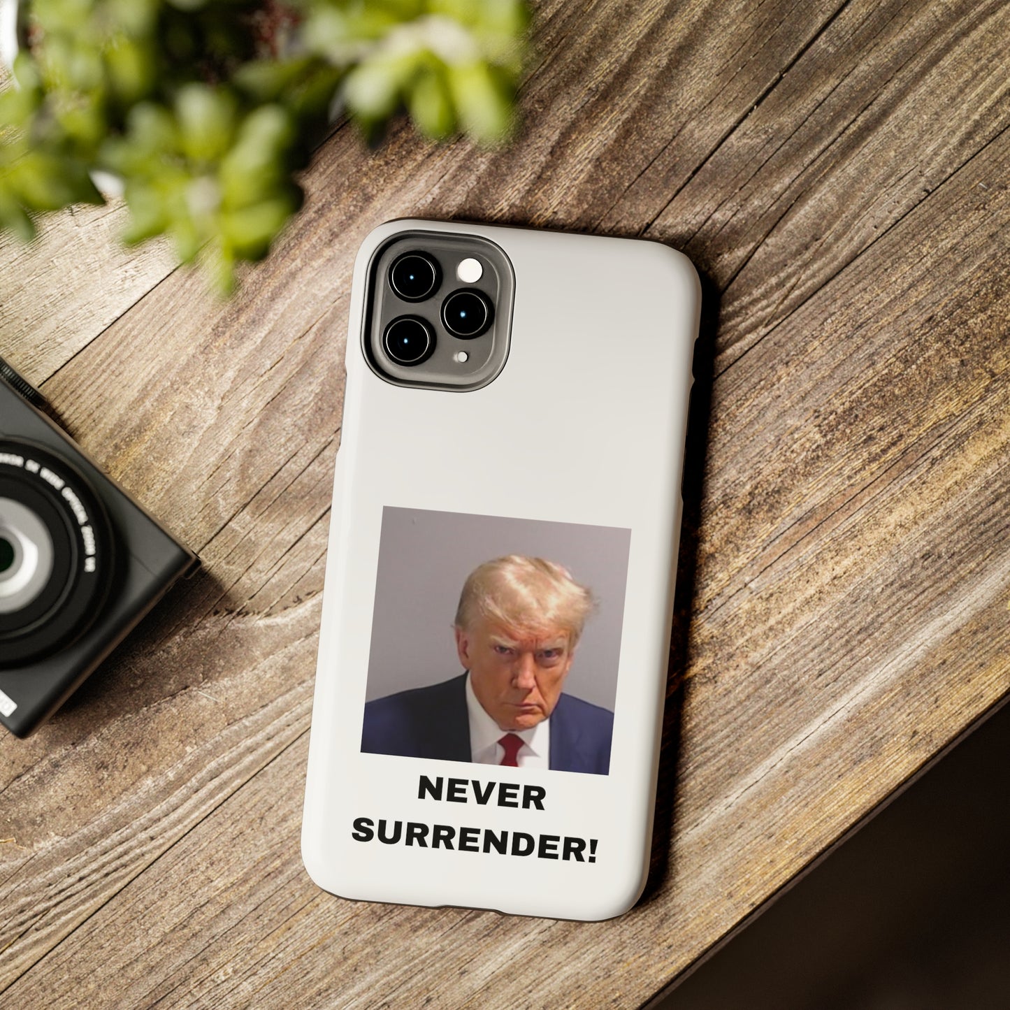 NEVER SURRENDER Trump Mugshot Phone Case